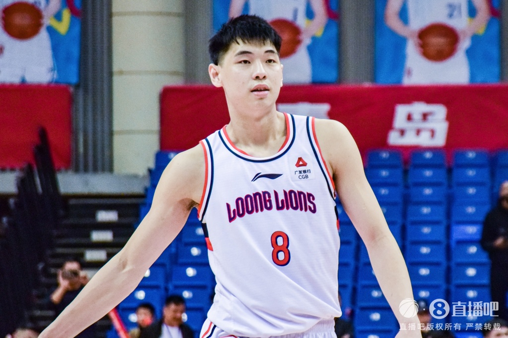 媒体人：崔永熙大伤后打CBA绰绰有余 宏远很小代价拿到两个国手